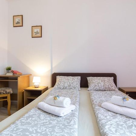 Pape Punat Hotel Ngoại thất bức ảnh